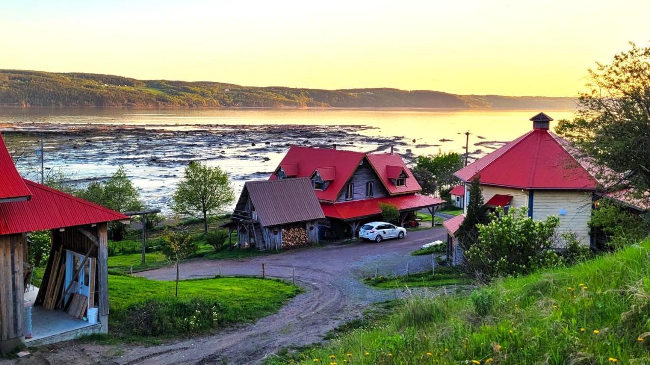 La Vieille Ferme, Ecogite Saint-Fulgence Exteriör bild