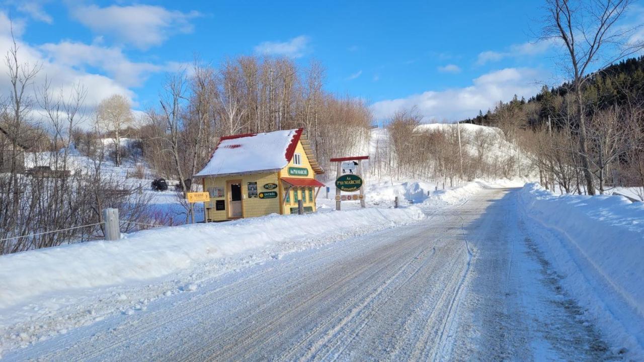 La Vieille Ferme, Ecogite Saint-Fulgence Exteriör bild